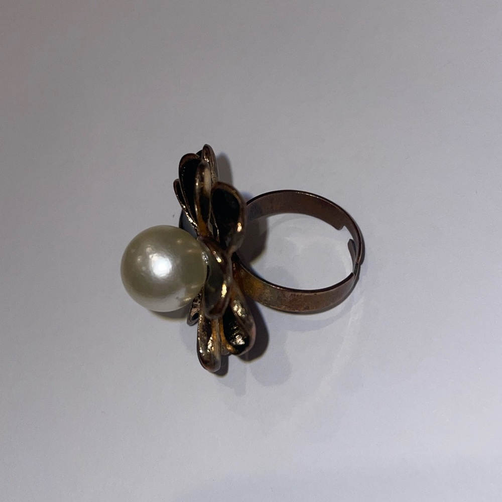 PEARL FLOWER RING - Picture 2 of 2